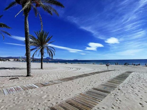 "Campello Beachside Duplex, Coastal Escape, Only 50 Meters From Sea" El Campello Exterior foto
